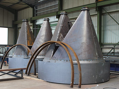 Hosenrohre für Siloanlagen während der Produktion